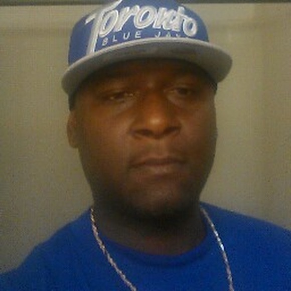 Meet your Posher, Carlos - Picture 1 of 1